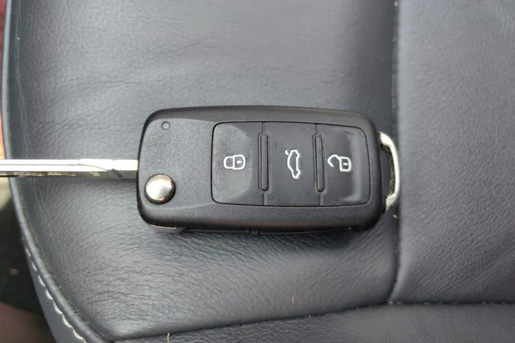 Used Volkswagen Lavida 2015 1.6L Automatic Comfort Edition Vehicle Key