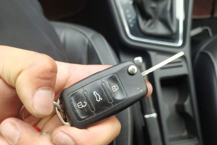 Used Volkswagen Lavida 2015 1.6L Automatic Luxury Edition Vehicle Key
