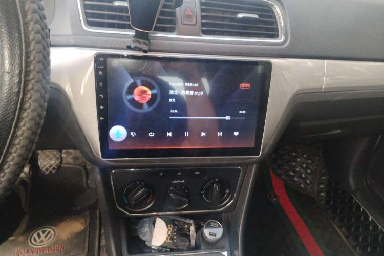 Used Volkswagen Lavida 2015 1.6L Manual Comfort Edition Audio And AC Panel