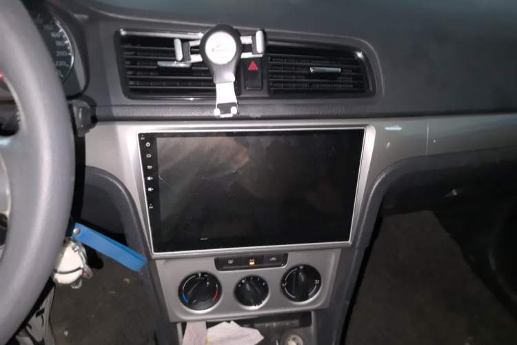 Used Volkswagen Lavida 2015 1.6L Manual Fashion Edition Audio And AC Panel