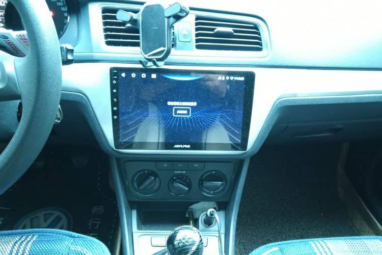 Used Volkswagen Lavida 2015 1.6L Manual Fashion Edition Audio And AC Panel