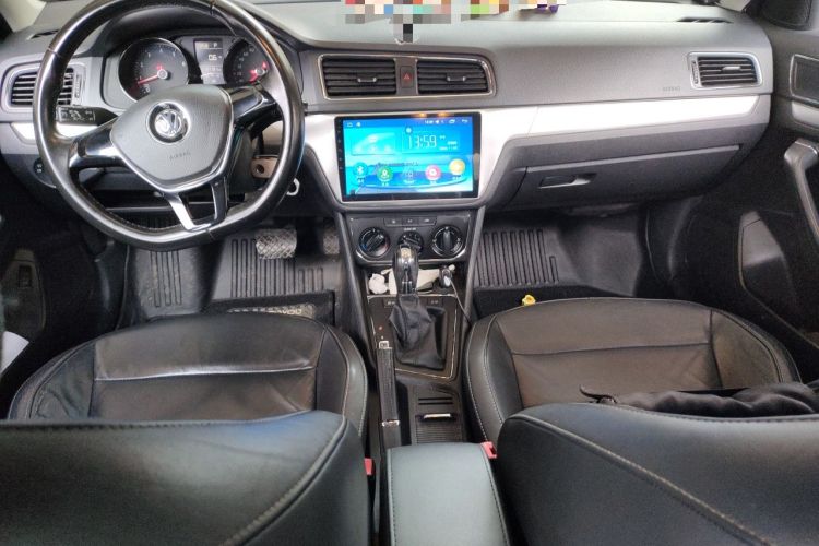Used Volkswagen Lavida 2015 1.6L Automatic Comfort Edition Center Console