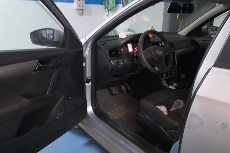 Used Volkswagen Lavida 2015 1.6L Manual Fashion Edition Driver Seat