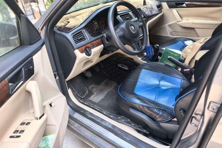 Used Volkswagen Lavida 2015 1.6L Manual Comfort Edition Driver Seat