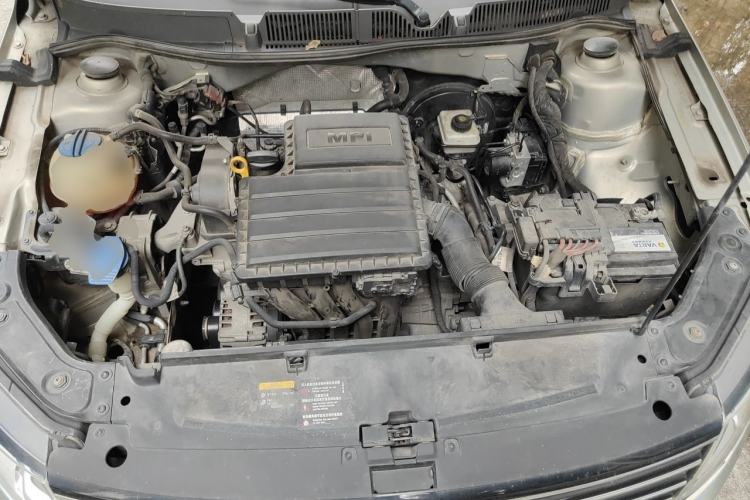 Used Volkswagen Lavida 2015 1.6L Automatic Comfort Edition Engine Bay