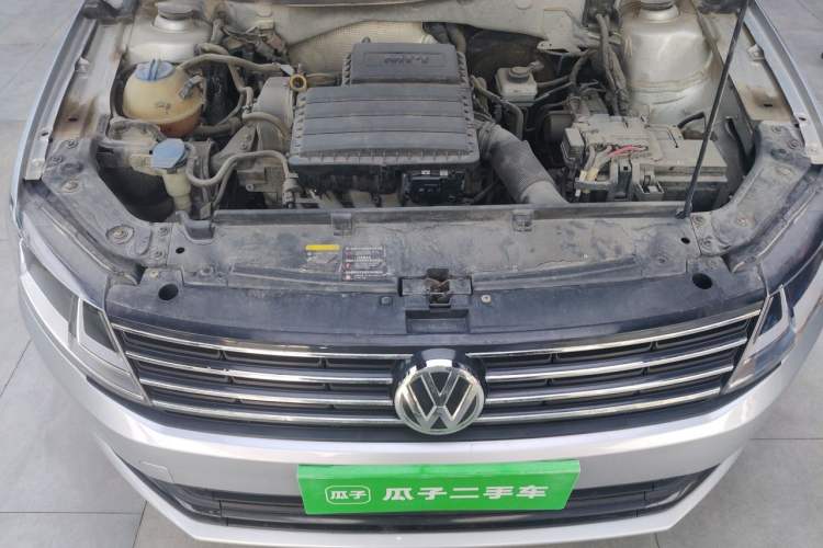 Used Volkswagen Lavida 2015 1.6L Manual Fashion Edition Engine Bay