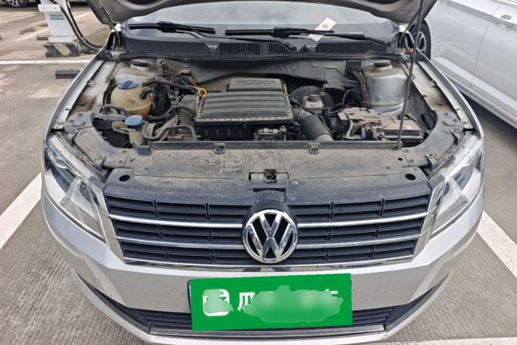 Used Volkswagen Lavida 2015 1.6L Automatic Fashion Edition Engine Bay
