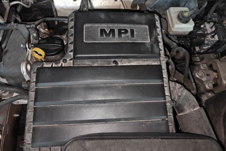 Used Volkswagen Lavida 2015 1.6L Manual Comfort Edition Engine Bay