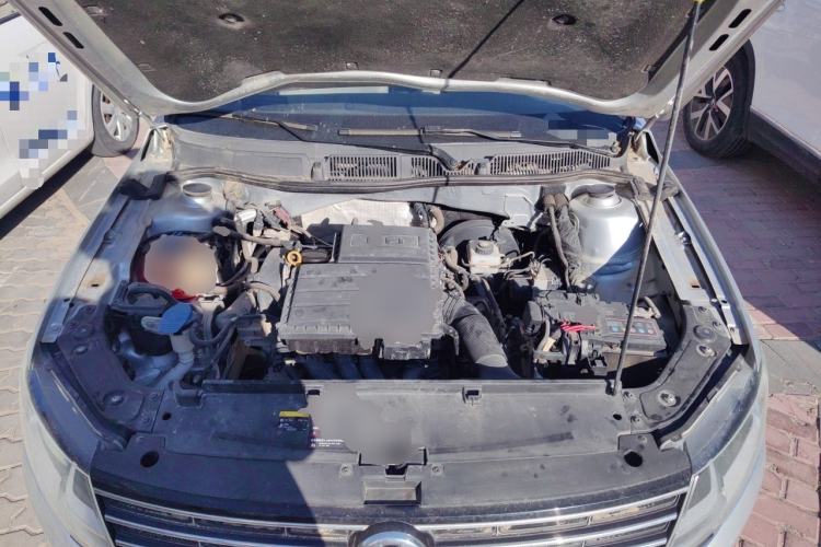 Used Volkswagen Lavida 2015 1.6L Automatic Comfort Edition Engine Bay