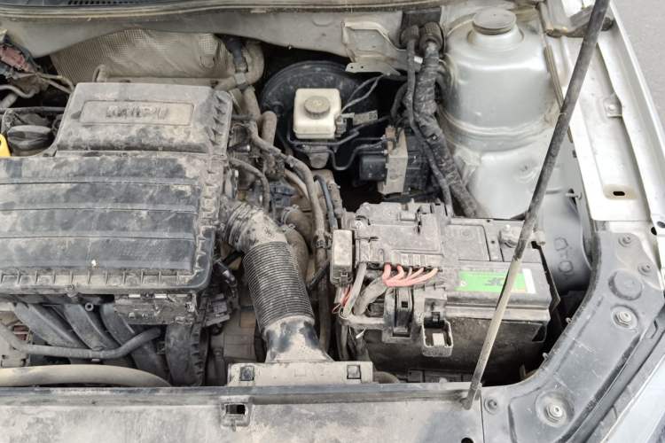 Used Volkswagen Lavida 2015 1.6L Automatic Comfort Edition Engine Bay Left