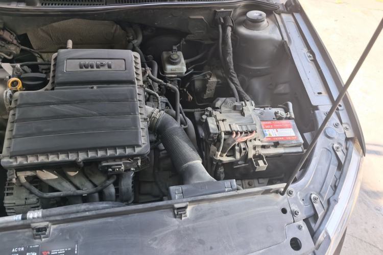Used Volkswagen Lavida 2015 1.6L Manual Comfort Edition Engine Bay Left