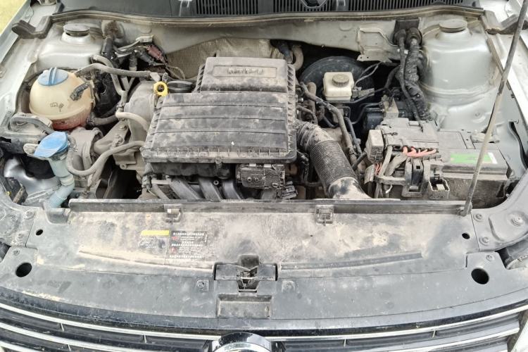Used Volkswagen Lavida 2015 1.6L Automatic Comfort Edition Engine Bay