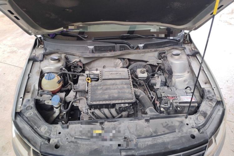 Used Volkswagen Lavida 2015 1.6L Automatic Comfort Edition Engine Bay