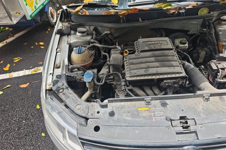 Used Volkswagen Lavida 2015 1.6L Automatic Comfort Edition Engine Bay Right