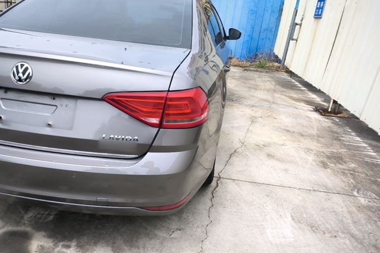 Used Volkswagen Lavida 2015 230TSI DSG Comfort Edition Exterior 3