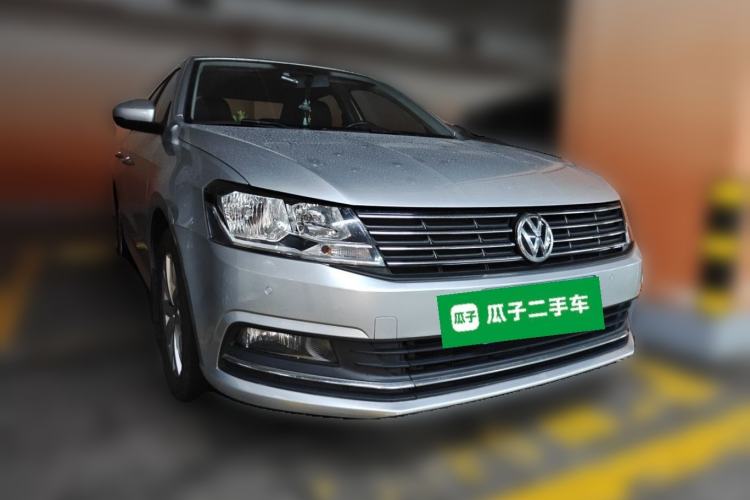 Used Volkswagen Lavida 2015 1.6L Manual Comfort Edition Front Right 45 Deg
