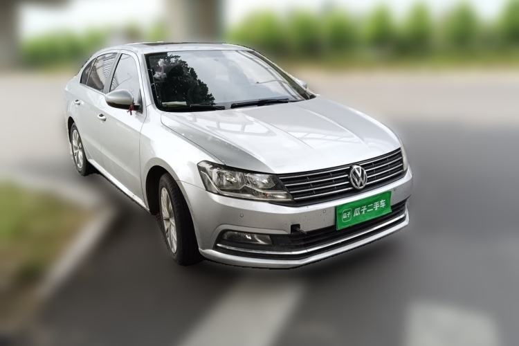 Used Volkswagen Lavida 2015 1.6L Automatic Comfort Edition Front Right 45 Deg