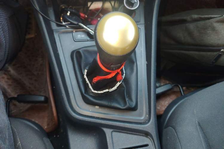 Used Volkswagen Lavida 2015 1.6L Manual Fashion Edition Gear Lever