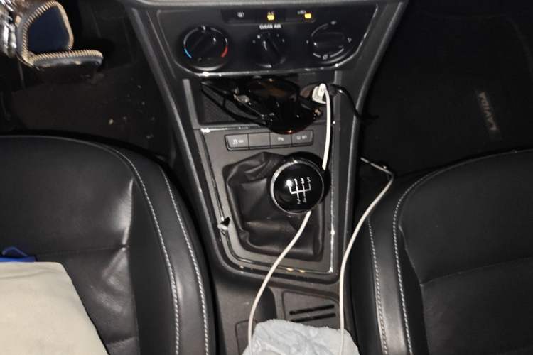 Used Volkswagen Lavida 2015 1.6L Manual Comfort Edition Gear Lever