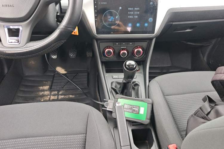 Used Volkswagen Lavida 2015 1.6L Manual Fashion Edition Gear Lever