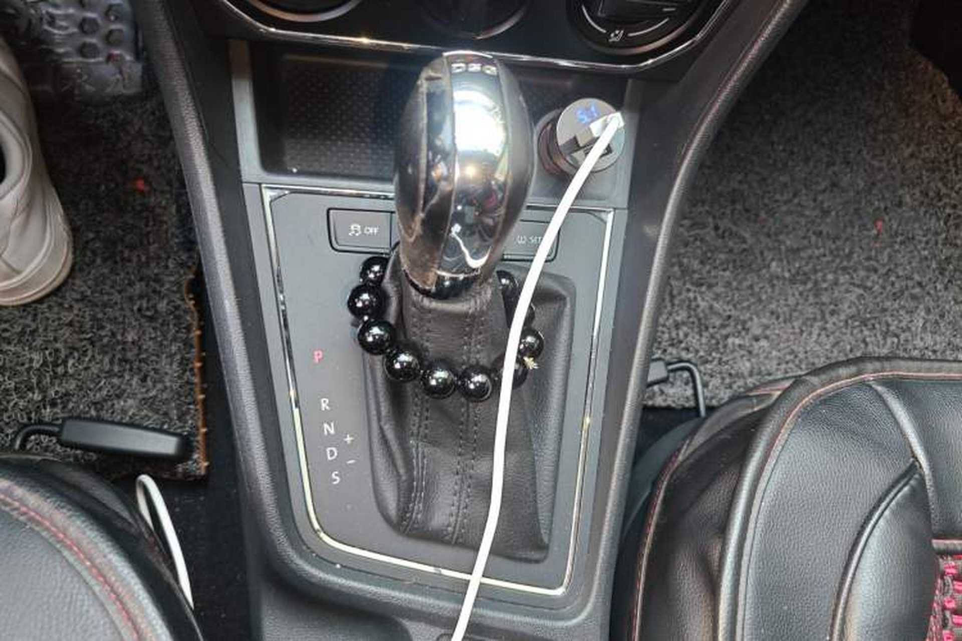Used Volkswagen Lavida 2015 230TSI DSG Comfort Edition Gear Lever