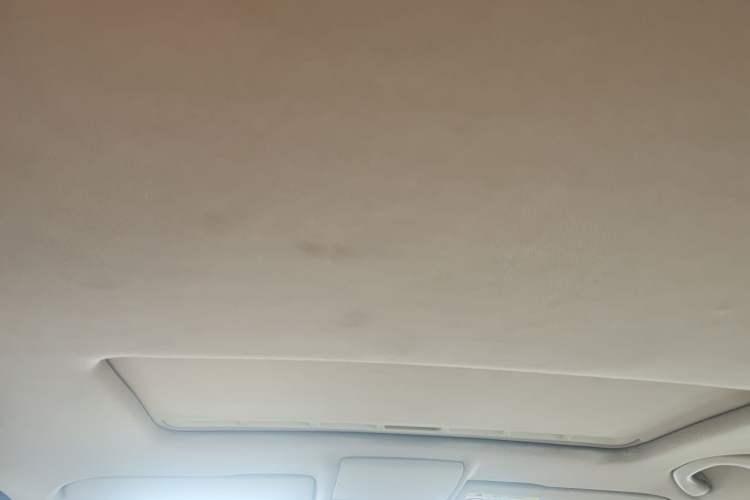 Used Volkswagen Lavida 2015 1.6L Automatic Comfort Edition Headliner