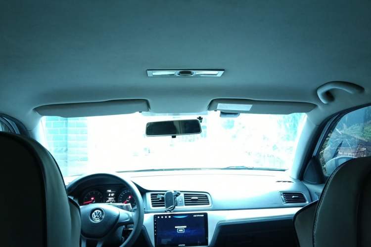 Used Volkswagen Lavida 2015 1.6L Manual Fashion Edition Headliner