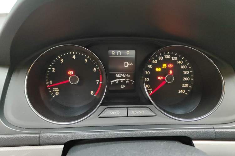 Used Volkswagen Lavida 2015 1.6L Automatic Comfort Edition Instrument Cluster