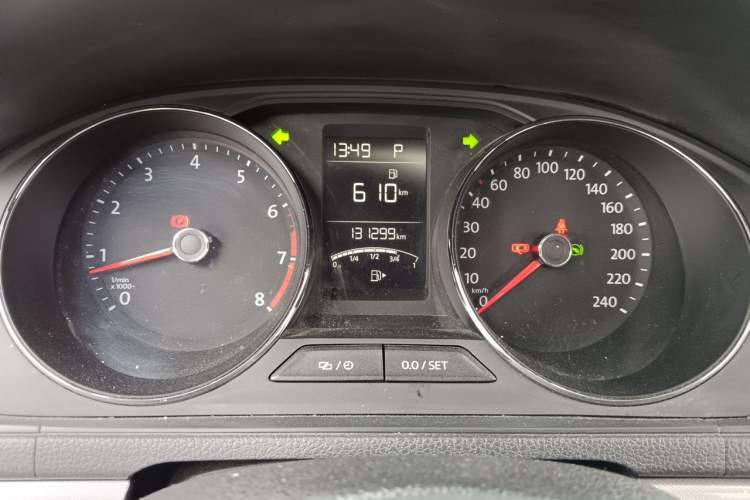 Used Volkswagen Lavida 2015 1.6L Automatic Comfort Edition Instrument Cluster