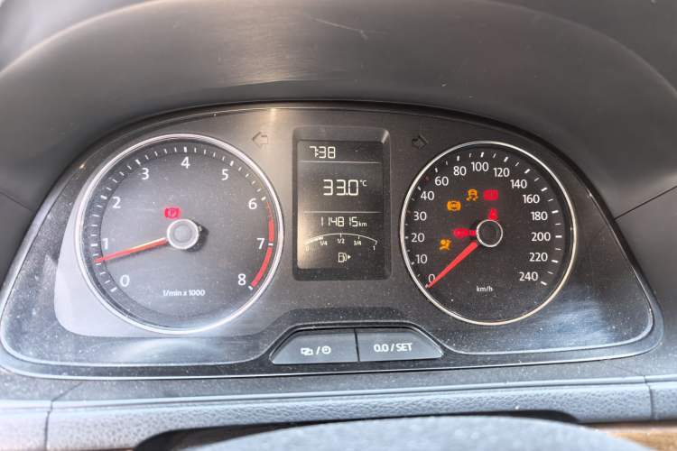 Used Volkswagen Lavida 2015 1.6L Manual Comfort Edition Instrument Cluster