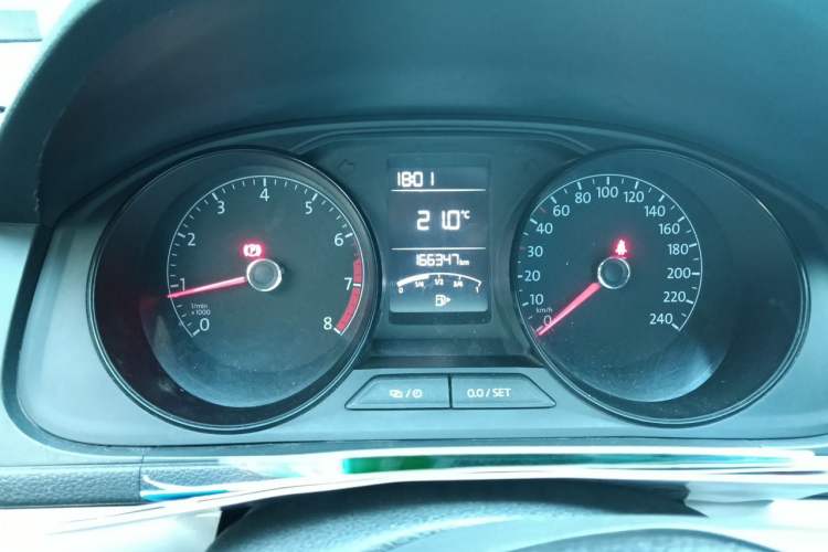 Used Volkswagen Lavida 2015 1.6L Manual Fashion Edition Instrument Cluster