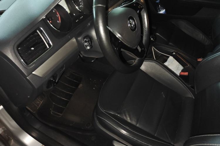 Used Volkswagen Lavida 2015 1.6L Manual Comfort Edition Left Front Seat