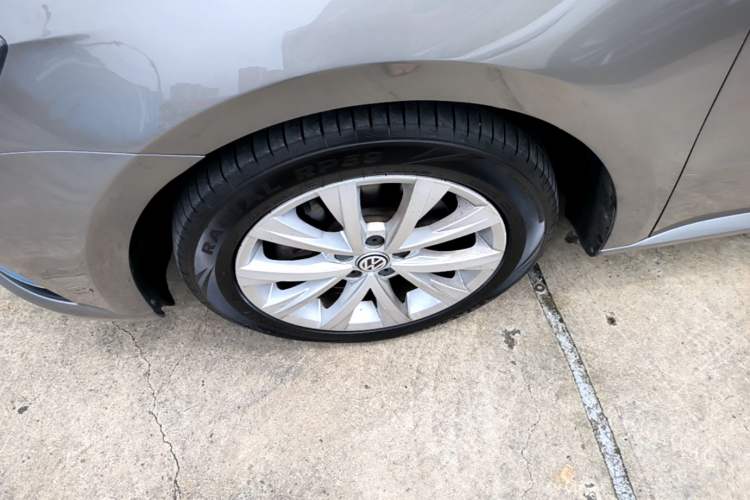 Used Volkswagen Lavida 2015 230TSI DSG Comfort Edition Left Front Wheel Hub