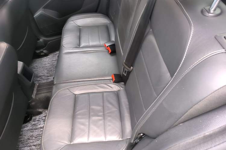 Used Volkswagen Lavida 2015 230TSI DSG Comfort Edition Left Rear Seat