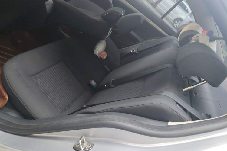 Used Volkswagen Lavida 2015 1.6L Manual Fashion Edition Left Rear Seat