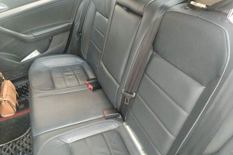 Used Volkswagen Lavida 2015 1.6L Manual Comfort Edition Left Rear Seat