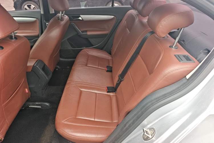 Used Volkswagen Lavida 2015 1.6L Automatic Fashion Edition Left Rear Seat