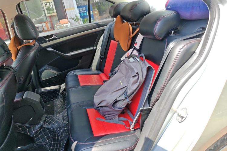 Used Volkswagen Lavida 2015 1.6L Automatic Fashion Edition Left Rear Seat