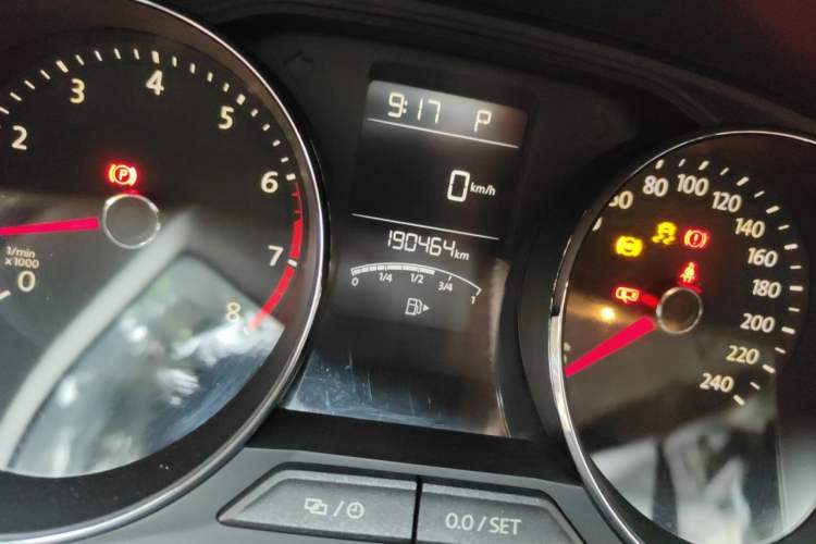 Used Volkswagen Lavida 2015 1.6L Automatic Comfort Edition Odometer Close Up