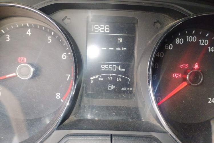 Used Volkswagen Lavida 2015 1.6L Manual Comfort Edition Odometer Close Up