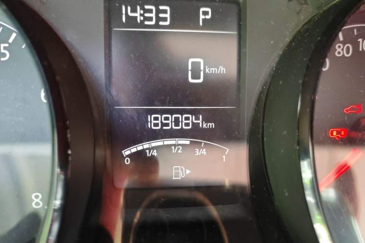 Used Volkswagen Lavida 2015 1.6L Automatic Fashion Edition Odometer Close Up