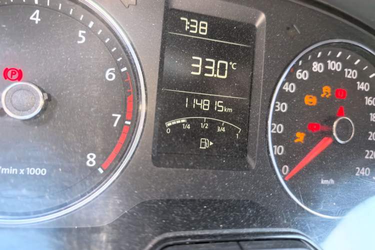 Used Volkswagen Lavida 2015 1.6L Manual Comfort Edition Odometer Close Up