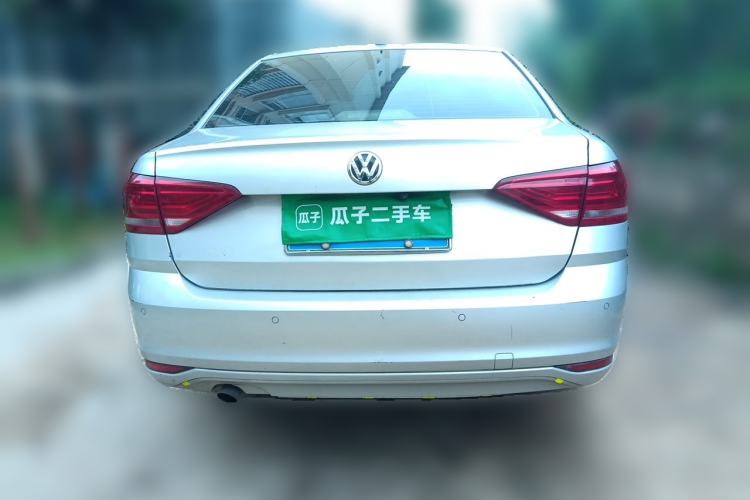 Used Volkswagen Lavida 2015 1.6L Manual Fashion Edition Rear