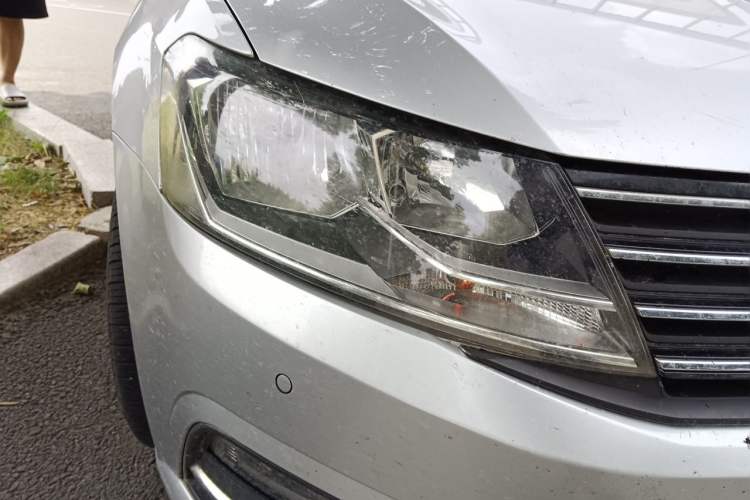 Used Volkswagen Lavida 2015 1.6L Automatic Comfort Edition Right Front Headlight