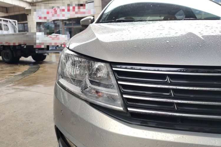 Used Volkswagen Lavida 2015 1.6L Automatic Comfort Edition Right Front Headlight