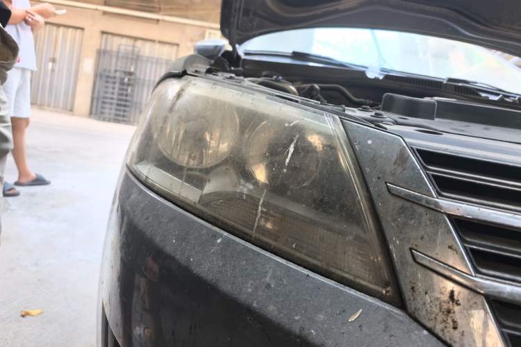 Used Volkswagen Lavida 2015 1.6L Manual Comfort Edition Right Front Headlight