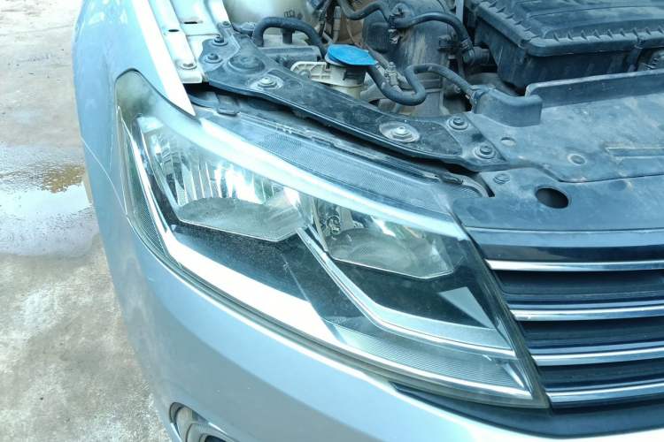 Used Volkswagen Lavida 2015 1.6L Manual Fashion Edition Right Front Headlight