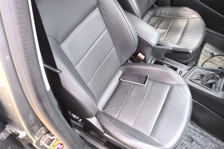 Used Volkswagen Lavida 2015 230TSI DSG Comfort Edition Right Front Seat