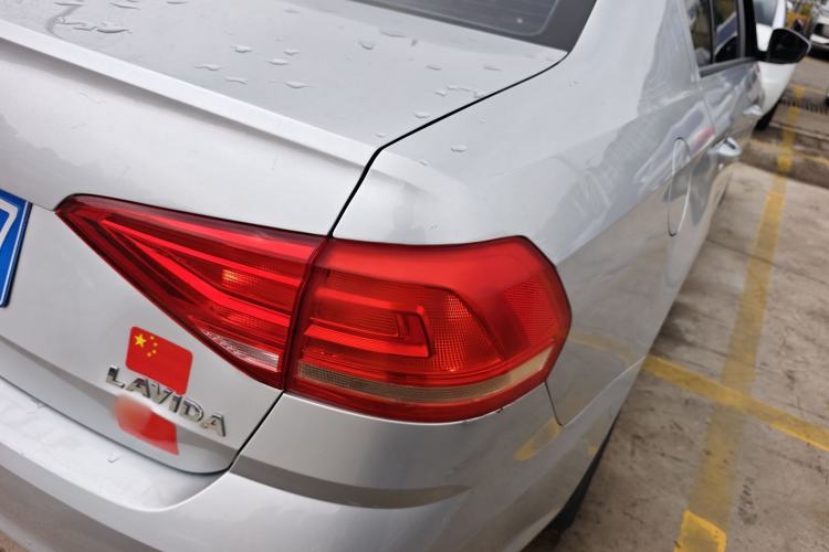 Used Volkswagen Lavida 2015 1.6L Manual Fashion Edition Right Rear Taillight