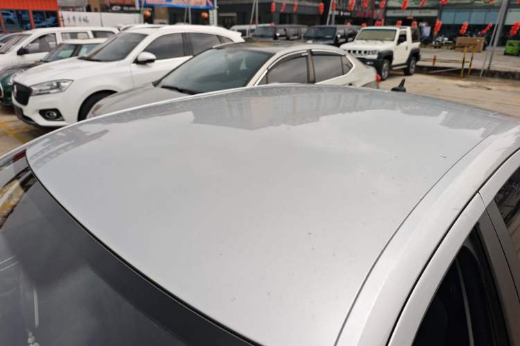 Used Volkswagen Lavida 2015 1.6L Manual Fashion Edition Roof
